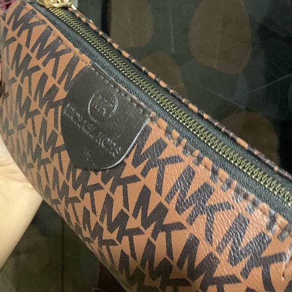 Michael Kors Cross Body Bag🫶🏻🟤🤎 - Picture 3 of 5